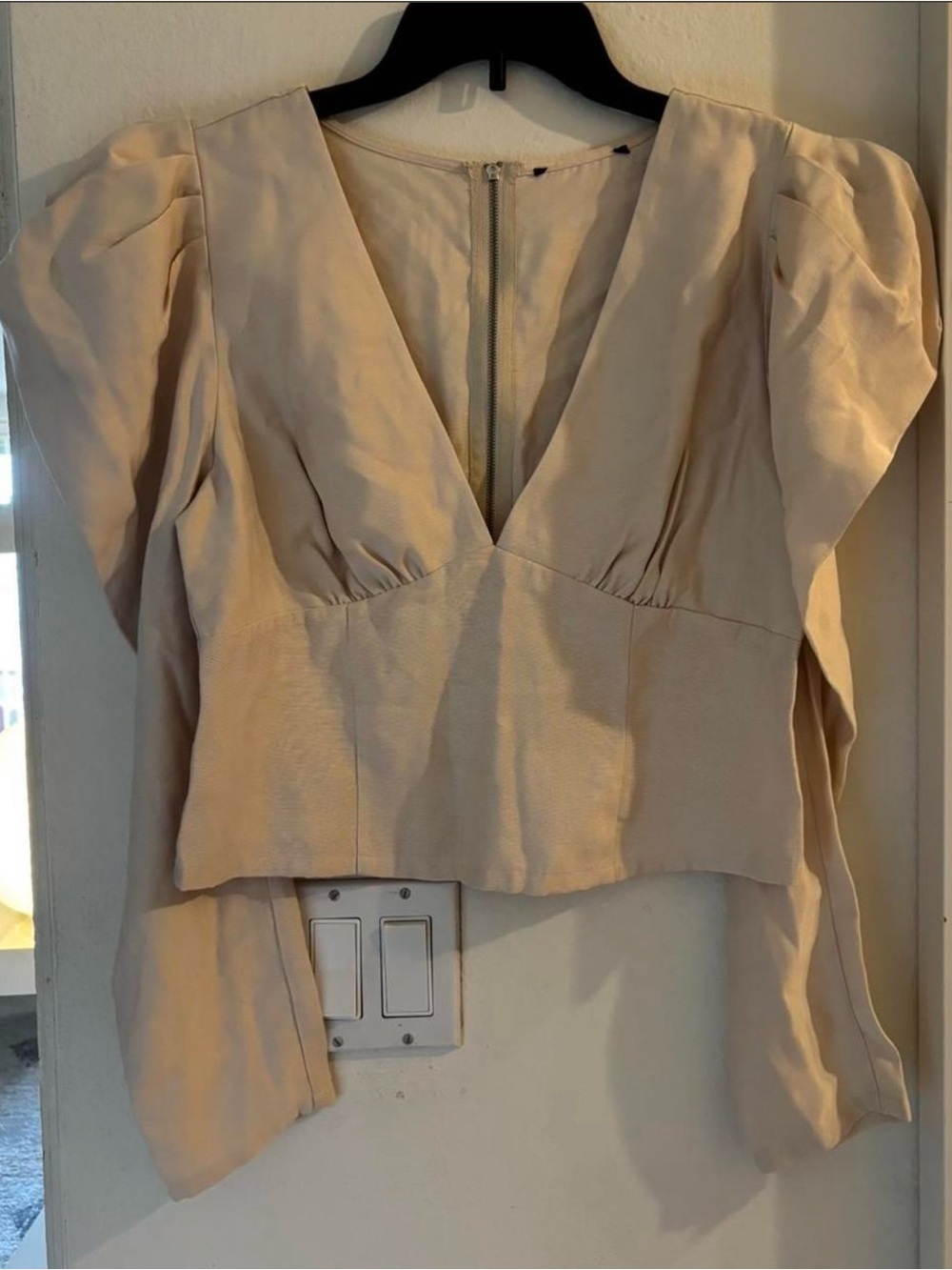 Source Unknown Cream V-Neck Puff Sleeve Top